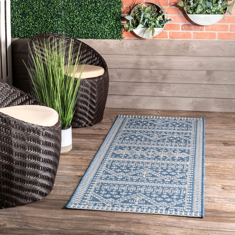 Nuloom Indoor/Outdoor Tribal Inspired Floral Diamonds Area Rug