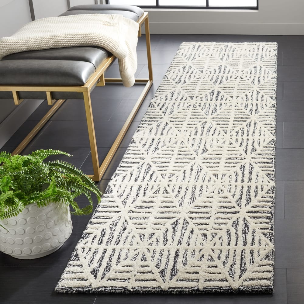 SAFAVIEH Handmade Ebony Chika Modern Trellis Wool Rug