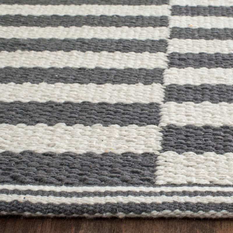 SAFAVIEH Handmade Flatweave Montauk Helena Casual Cotton Rug