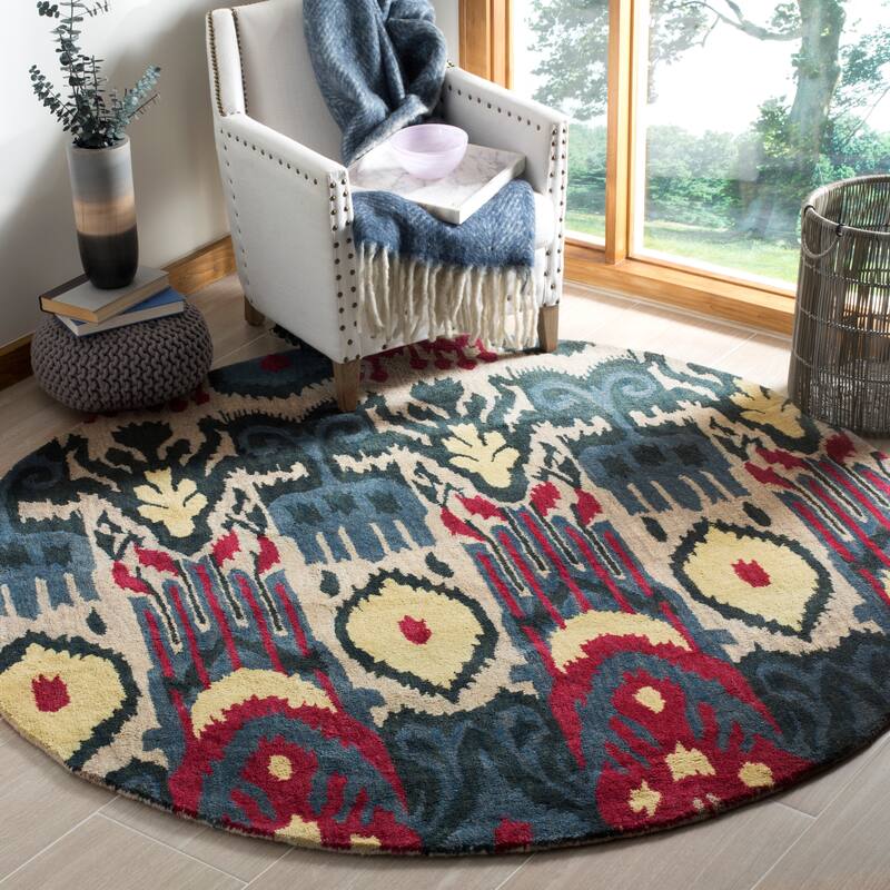 SAFAVIEH Handmade Ikat Cecelia Modern Wool Rug - 6' Round - Beige/Blue