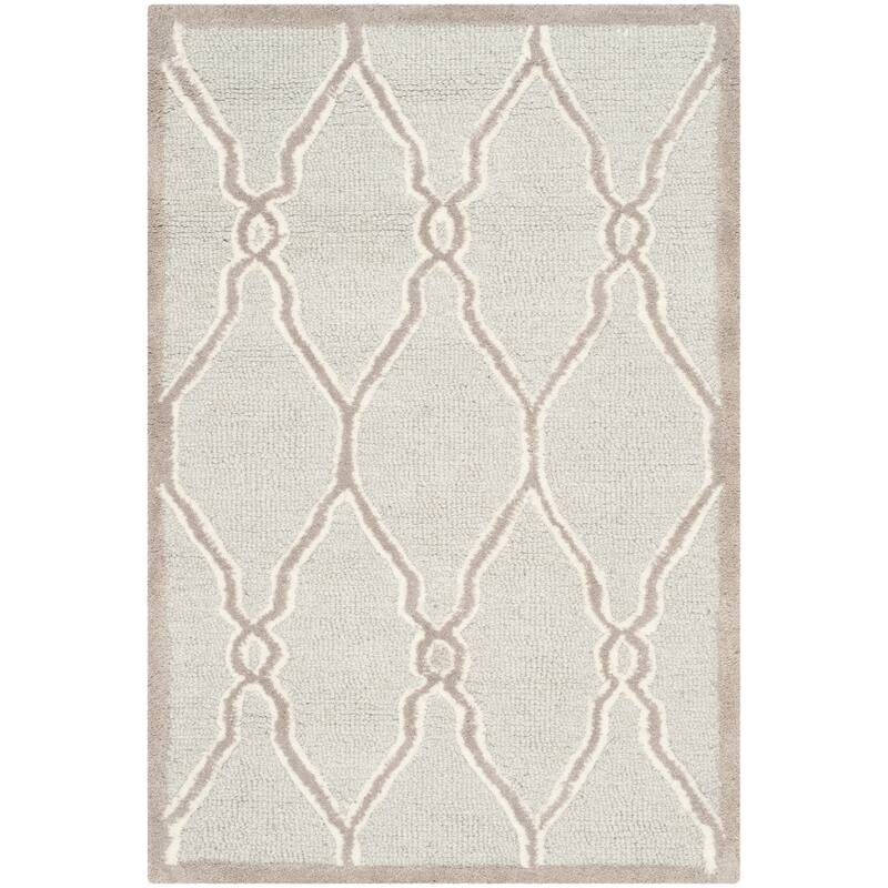 SAFAVIEH Handmade Cambridge Richtsje Moroccan Trellis Wool Rug - 2' x 3' - Light Grey/Ivory