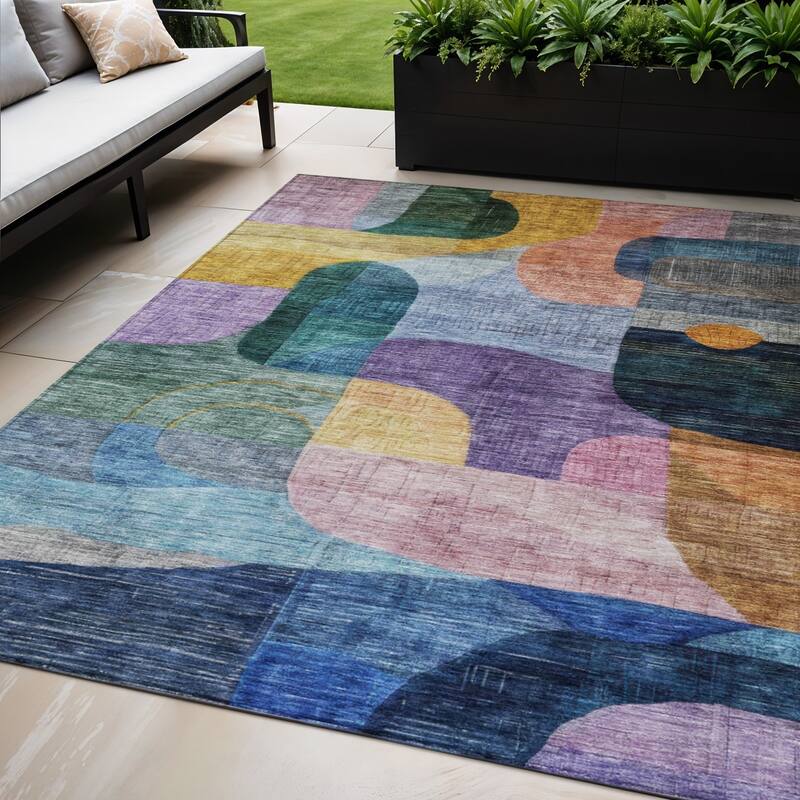 HomeRoots Abstract Transitional Rectangle Outdoor Rug - 5' X 8'
