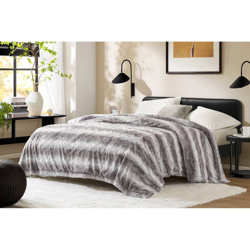 Madison Park Zuri Faux Fur Blanket
