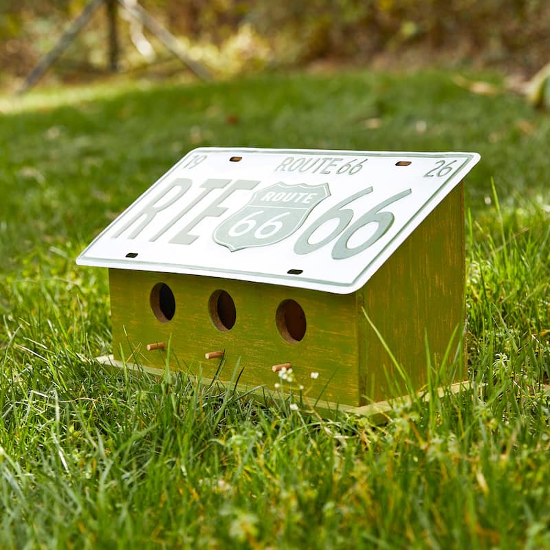 Glitzhome 14"L Distressed Wood/Metal Licence Plates Cottage Birdhouse