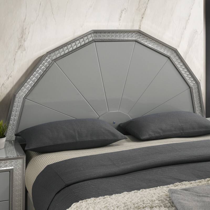 Furniture of America Rosdale Glam 5-Piece Metallic Grey Gloss Queen Platform Bedroom Set with LED Lighting