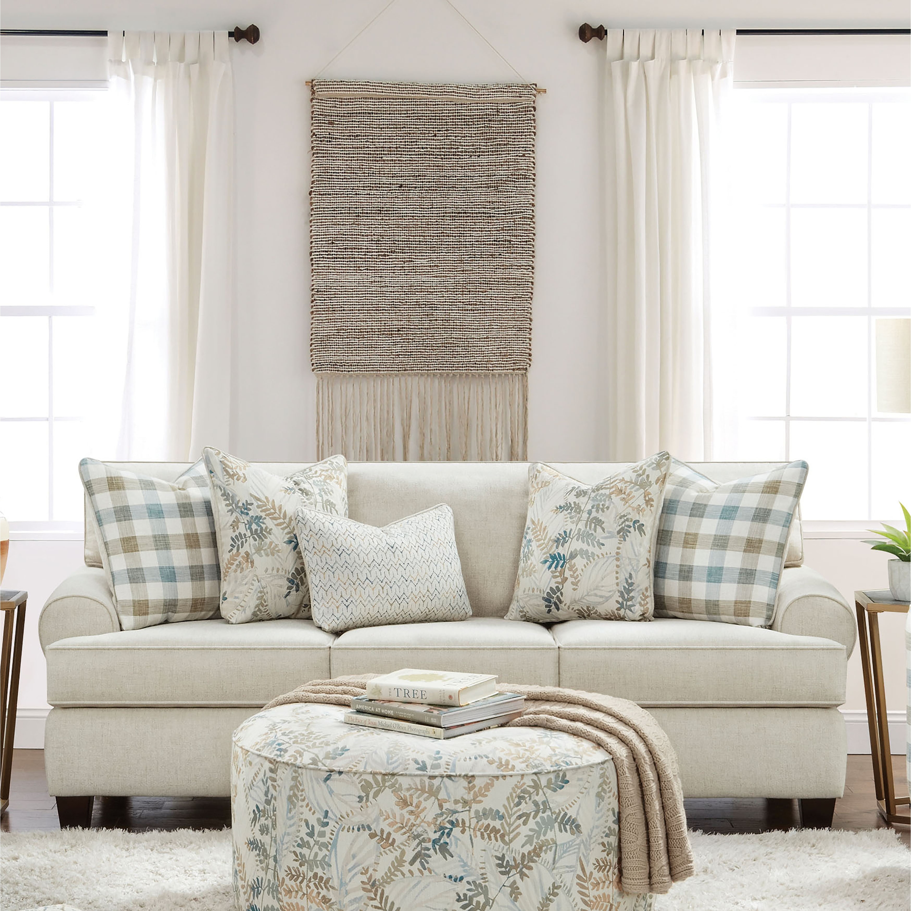 Furniture of America Marais Farmhouse Ivory Chenille Upholstered Sofa