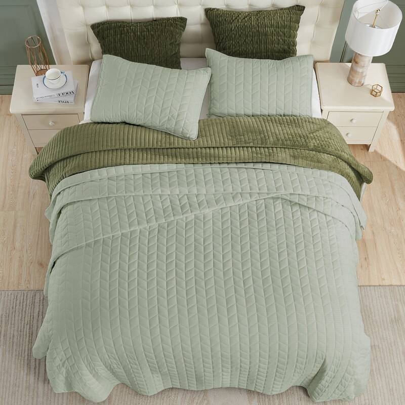 Wonderful Jacquard Quilt Set 3-Piece for All Seasons