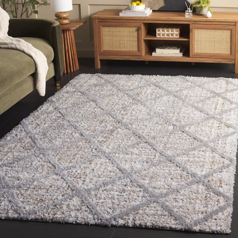 SAFAVIEH Everett Shag Ljubomira 1-inch Thick Rug - 4' x 6' - Ivory/Grey