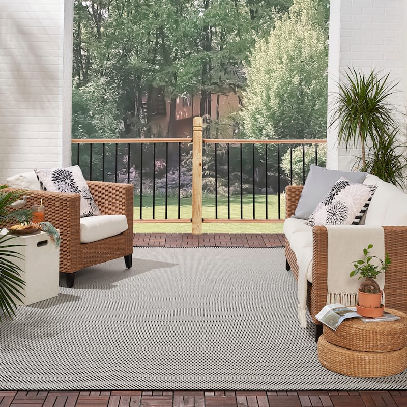 Nourison Courtyard Indoor/Outdoor Modern Geometric Area Rug