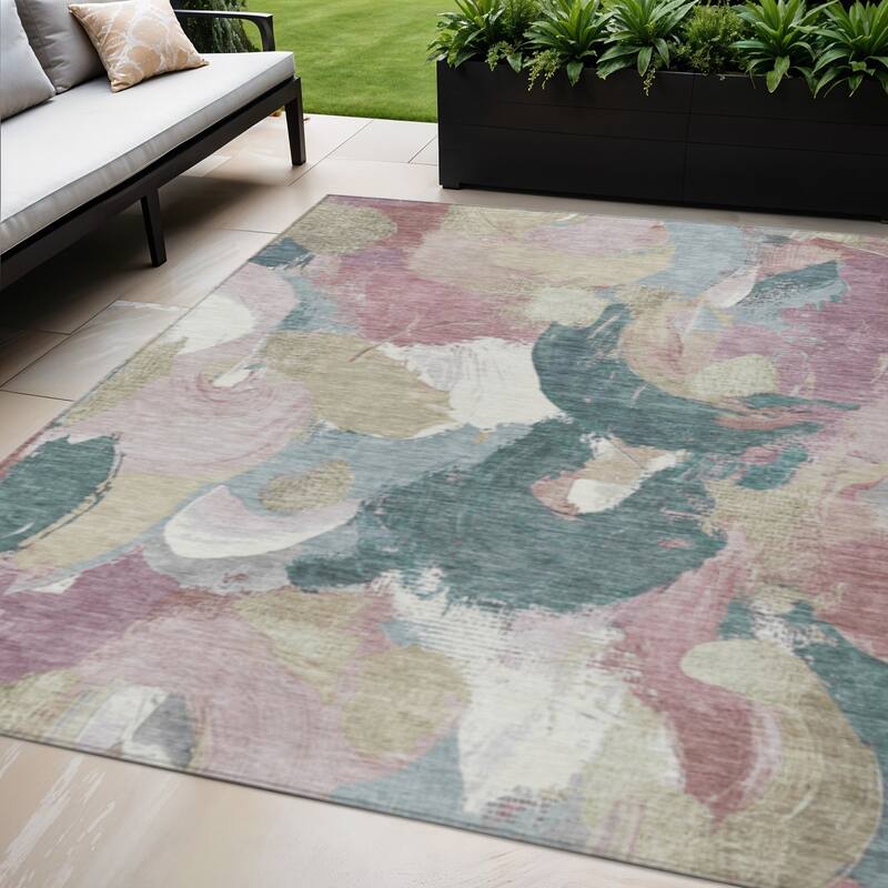HomeRoots Abstract Transitional Rectangle Outdoor Rug - 5' X 8'