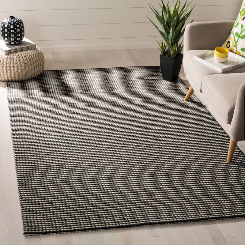 SAFAVIEH Handmade Natura Refiqe Wool Rug
