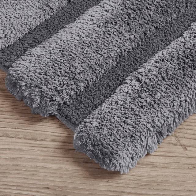 Madison Park Tufted Pearl Channel Solid Bath Rug
