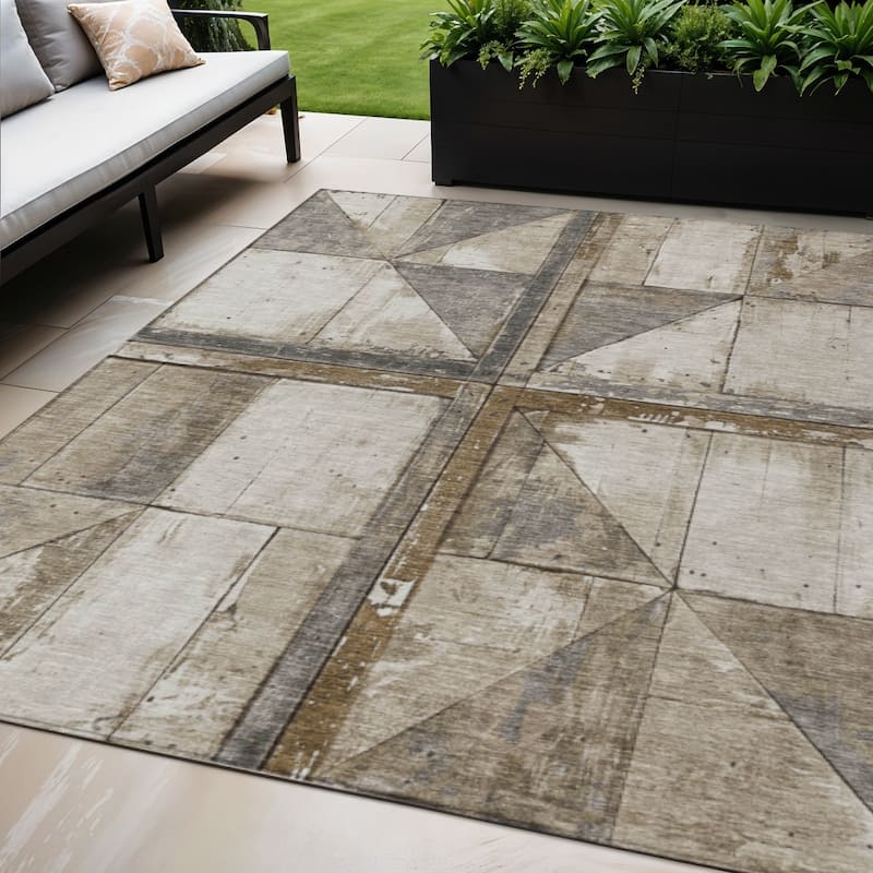HomeRoots Geometric Transitional Rectangle Outdoor Rug - 5' X 8'
