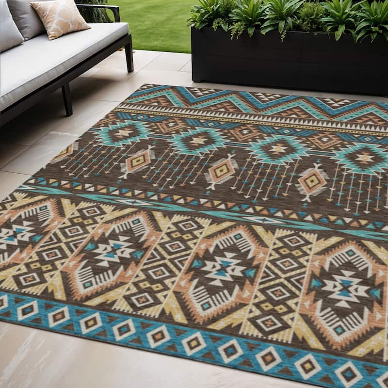 HomeRoots Aztec Transitional Rectangle Outdoor Rug - 5' X 8'