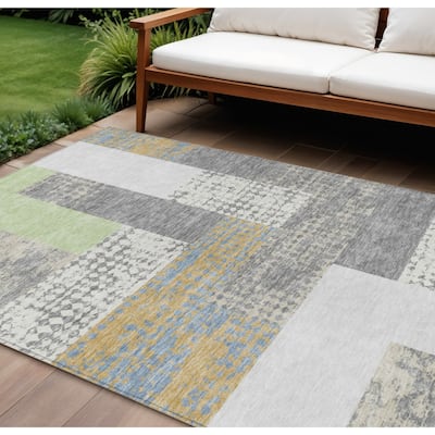 HomeRoots Geometric Transitional Rectangle Outdoor Rug