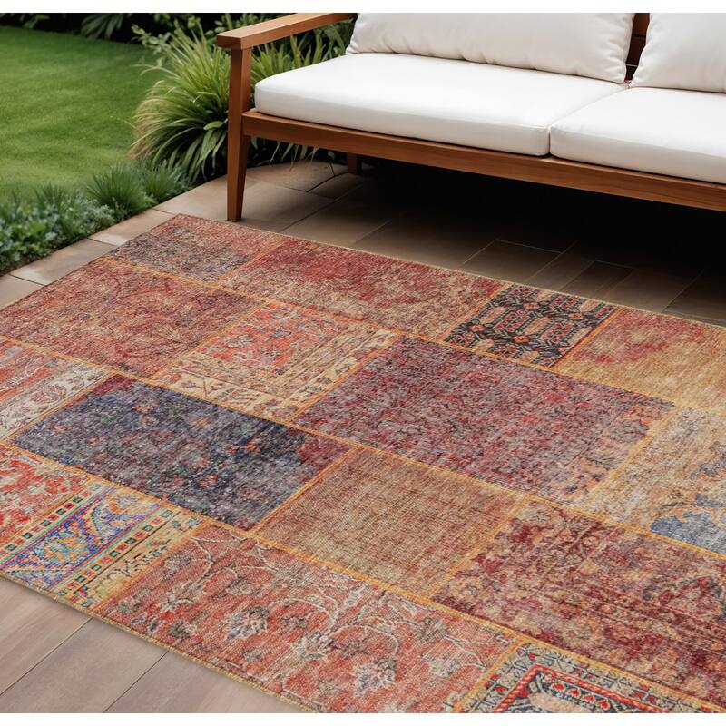 HomeRoots Patchwork Transitional Rectangle Outdoor Rug - 10' X 14'