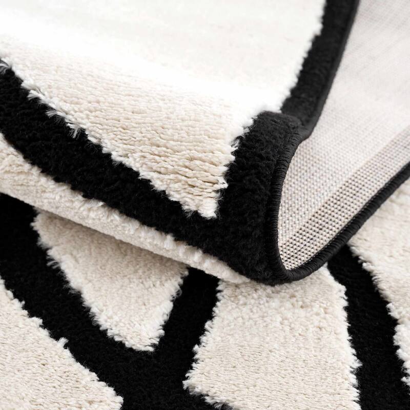 Hauteloom Azana Living Room, Bedroom Area Rug - Farmhouse - High Pile - Bone,Black - 5'3" x 7'