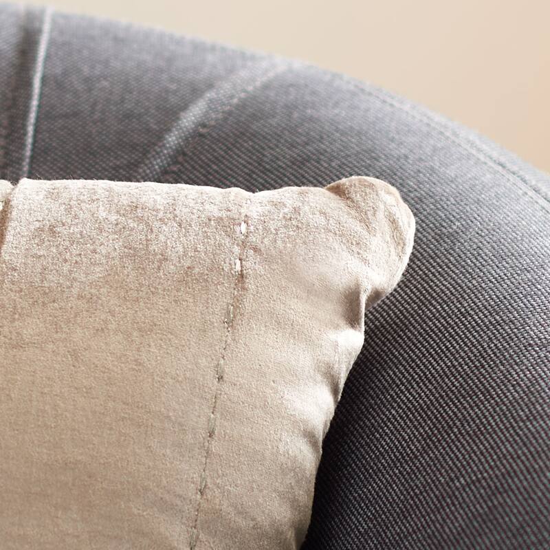 SAFAVIEH Blodwyn Decorative Throw Pillow