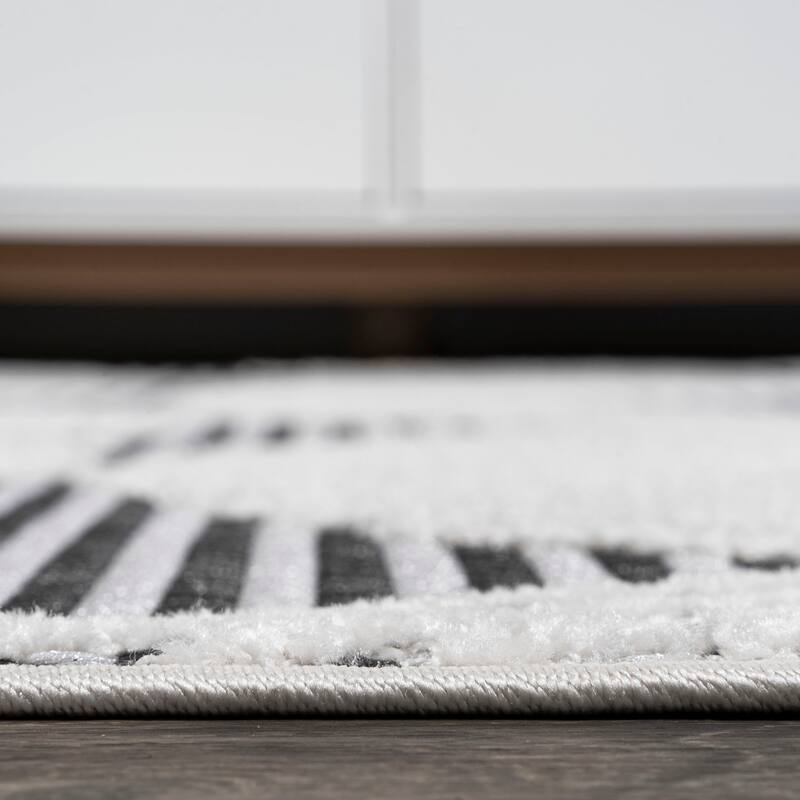 JONATHAN Y Sumak High-Low Pile Art Deco Geometric Indoor/Outdoor Area Rug