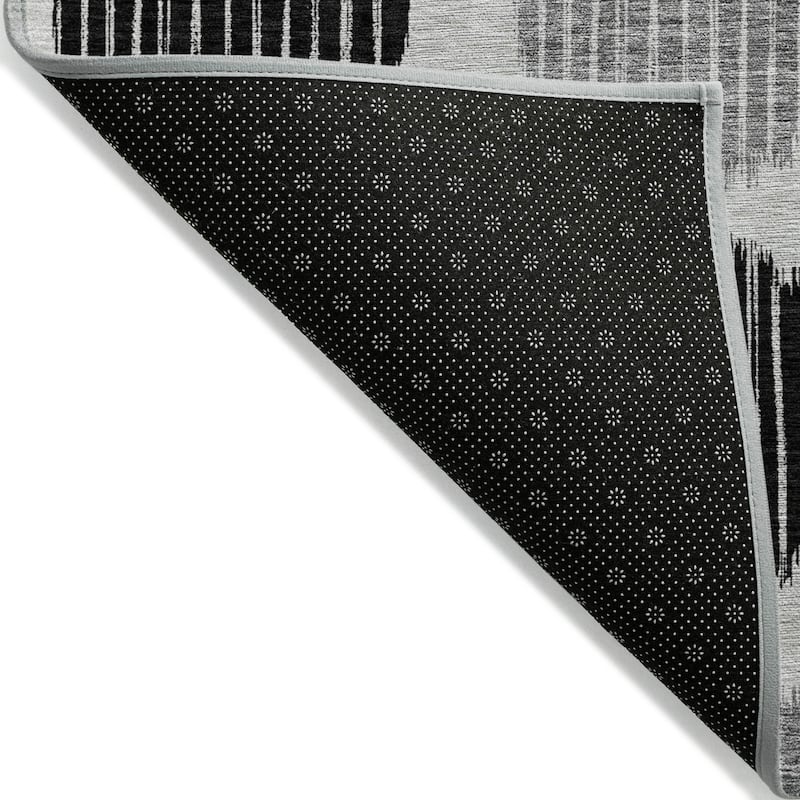 Machine Washable Indoor/ Outdoor Chantille Contemporary Dotty Rug