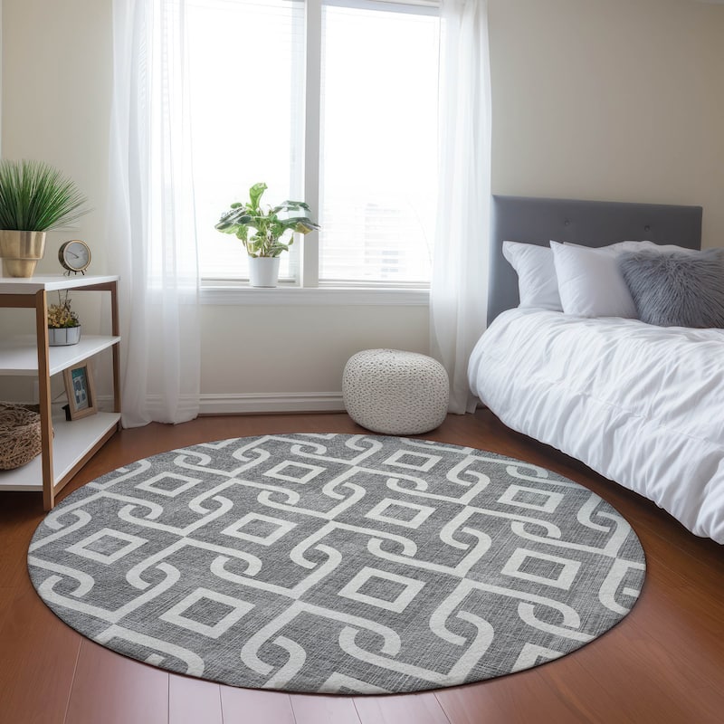 Machine Washable Indoor/ Outdoor Chantille Scroll Trellis Rug - Gray - 8' x 8'