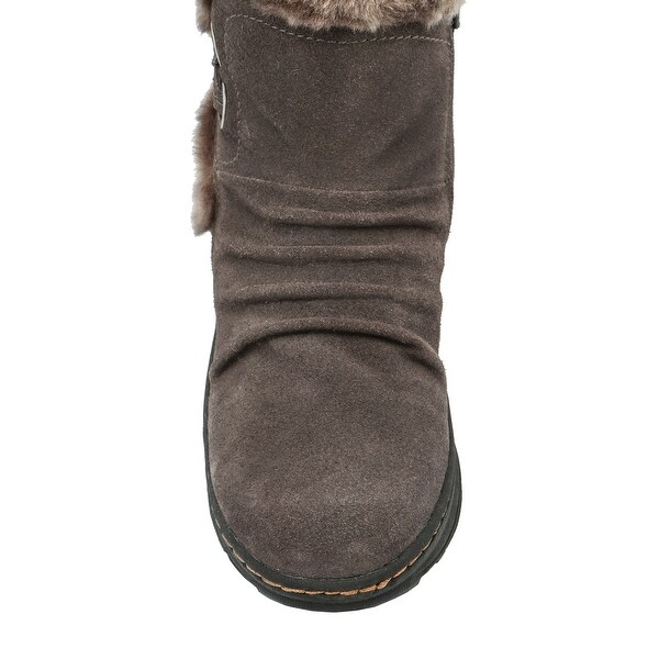 bare traps grey boots