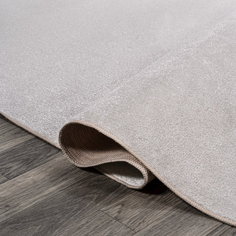 JONATHAN Y Fawning Classic Solid Low-Pile Machine-Washable Terra Area Rug