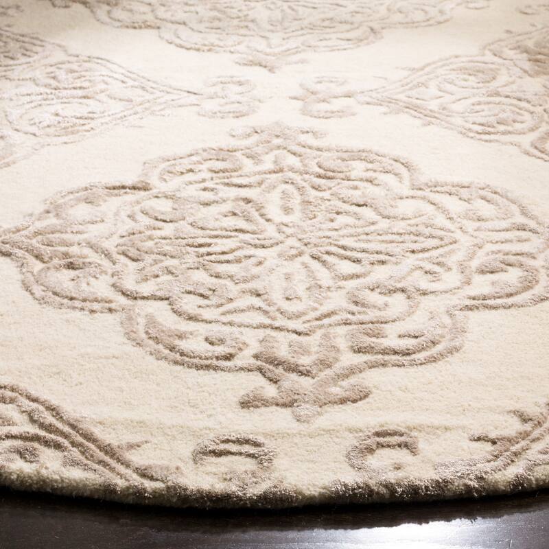 SAFAVIEH Handmade Glamour Graca Modern Viscose Rug
