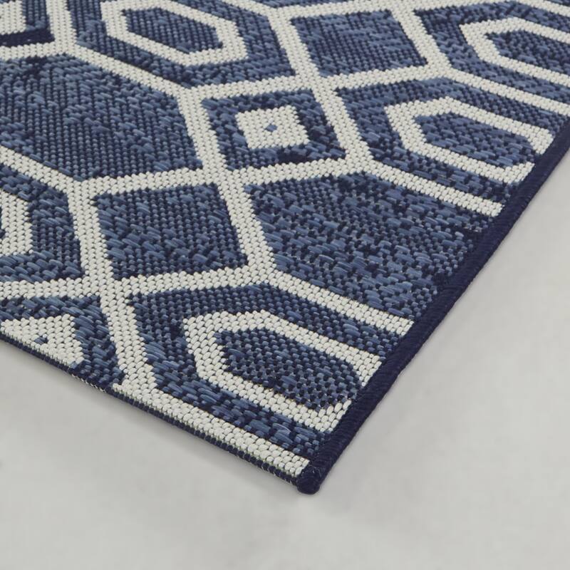 Marvell Geometric Indoor/Outdoor Area Rug