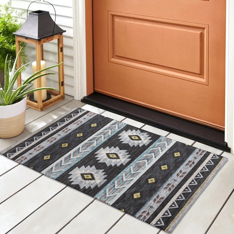 Indoor/ Outdoor Sonora Global Medallions Washable Rug - 1'8" x 2'6" - Midnight