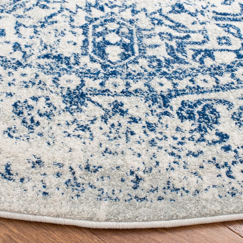 SAFAVIEH Evoke Quinn Vintage Distressed Rug