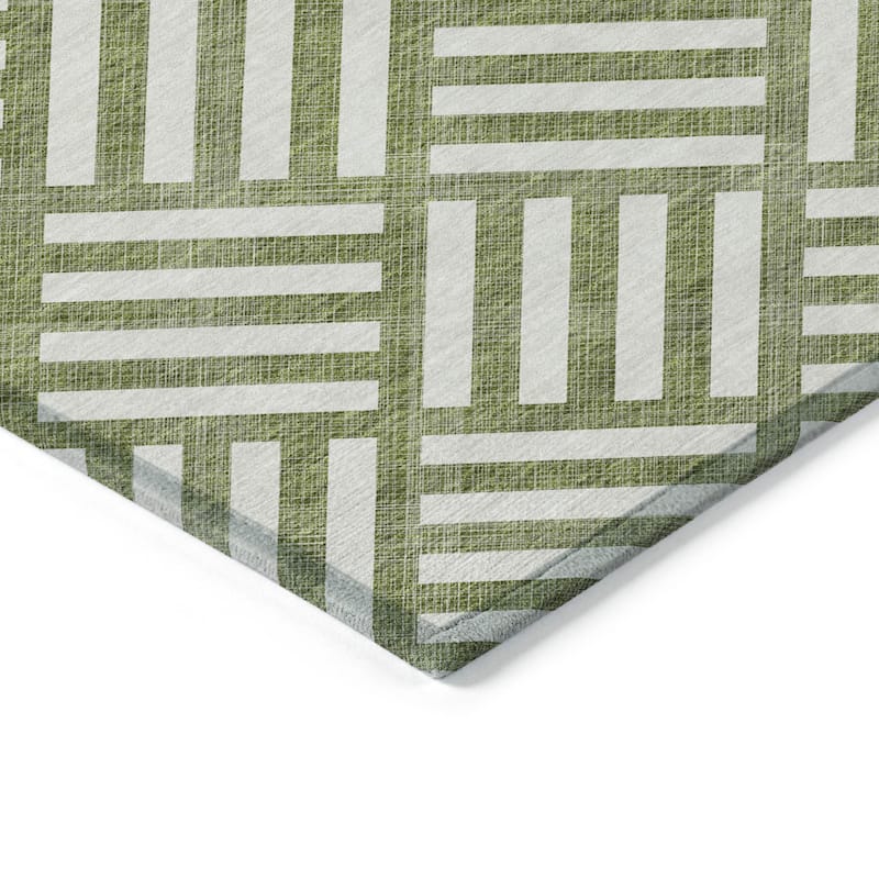 HomeRoots Geometric Transitional Rectangle Outdoor Rug