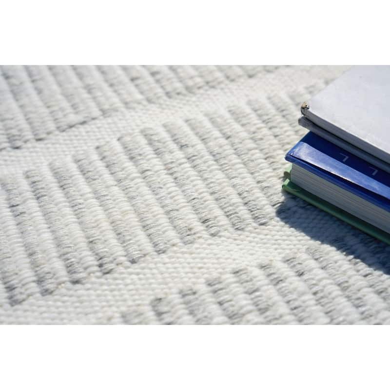 Boca Indoor/Outdoor Flatweave PET yarn Light Silver Area Rug.