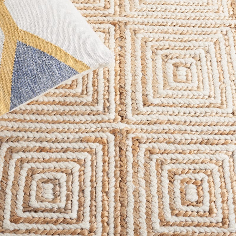 SAFAVIEH Handmade Natural Fiber Bethzy Farmhouse Jute & Wool