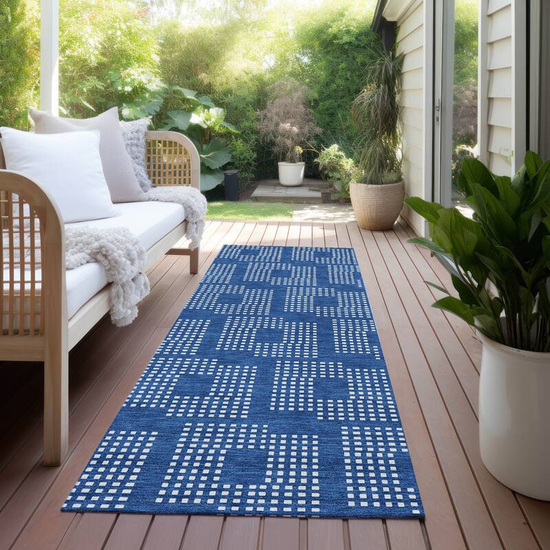 Machine Washable Indoor/ Outdoor Chantille Modern Houndstooth Rug - Blue - 2'3" x 7'6"
