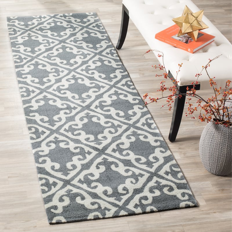 SAFAVIEH Handmade Easy Care Latanya Oriental Rug
