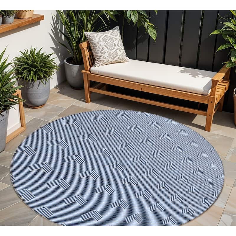 HomeRoots Geometric Transitional Rectangle Outdoor Rug - 8' Round