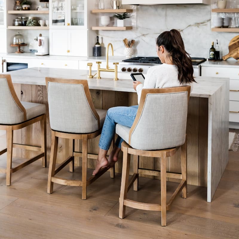 Maven Lane Vienna Swivel Kitchen Stool