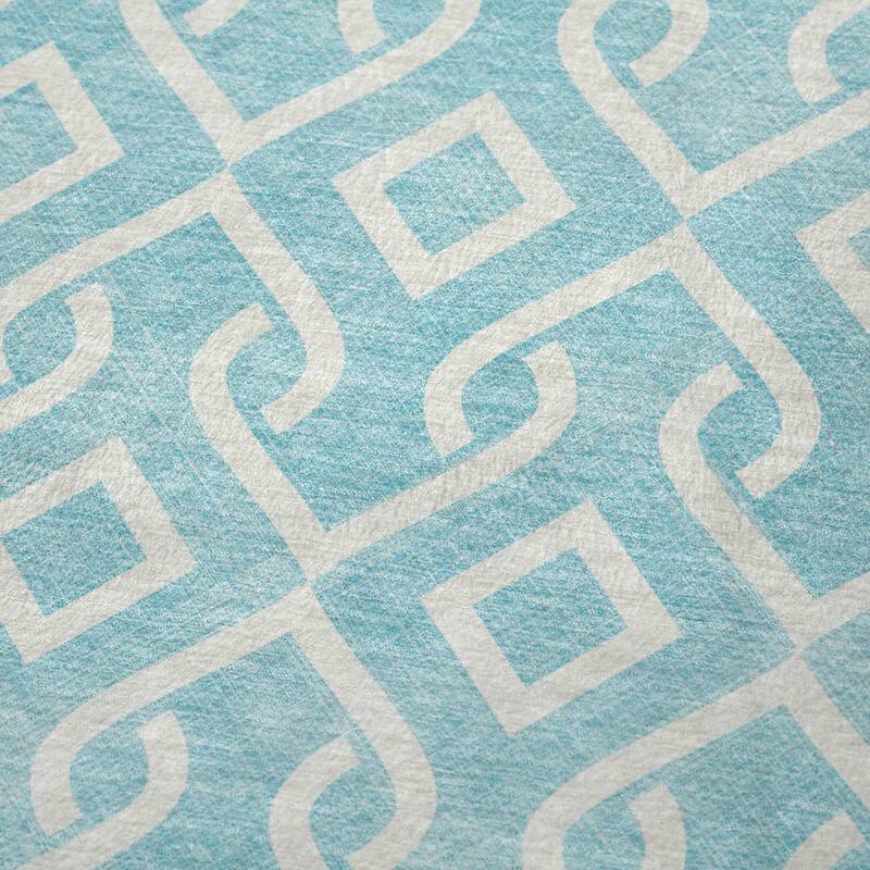 Premium Machine Washable Modern Scroll Sherpa Throw Blanket