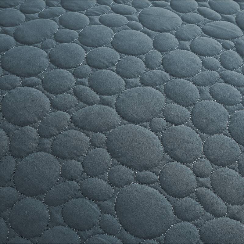 Southshore Fine Linens 3-peice Solid Pebbles Quilt and Sham Set