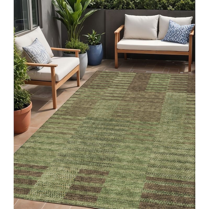 HomeRoots Striped Modern Rectangle Outdoor Rug - 5' X 8'