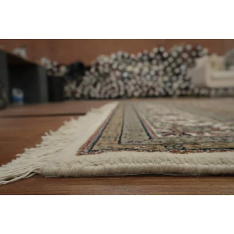 Hand Knotted Oriental 100% Wool Carpet Traditional Floral Beige & Ivories Bidjar Area Rug - 9' 5'' X 5' 9''