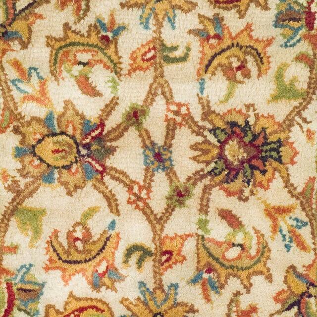 SAFAVIEH Handmade Classic Clotilda Traditional Oriental Wool Rug