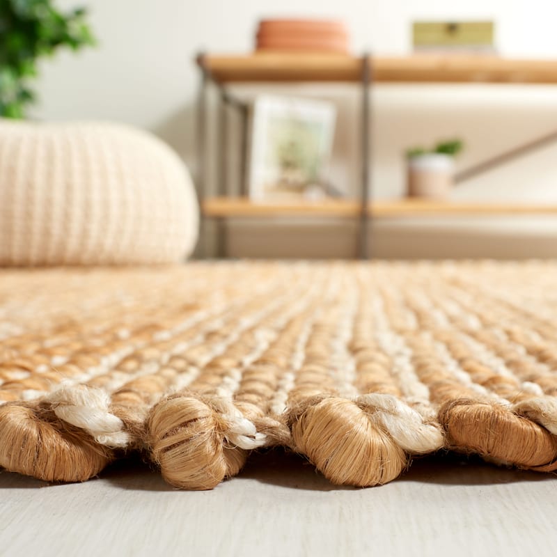 SAFAVIEH Handmade Natural Fiber Jaelynn Farmhouse Tassel Jute Rug