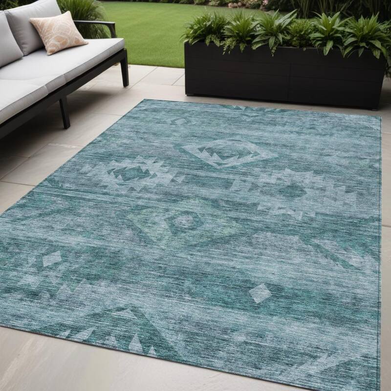 HomeRoots Southwestern Transitional Rectangle Outdoor Rug - 5' X 8'