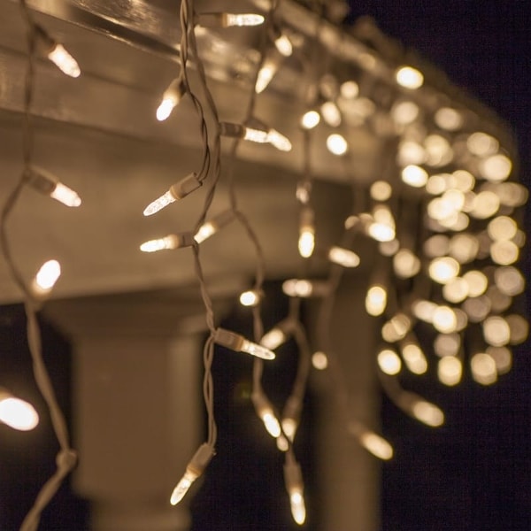 Wintergreen Lighting 69419 LED M5 Twinkle Icicle Lights with 6" Spacing and White Wire