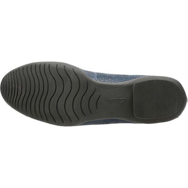 clarks neenah garden navy