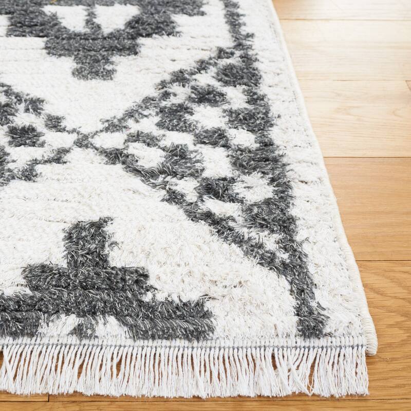 SAFAVIEH Augustine Ruja Moroccan Boho Tribal Fringe Rug