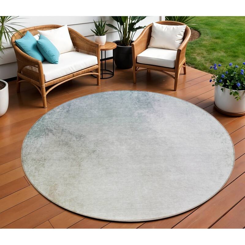 HomeRoots Ombre Transitional Rectangle Outdoor Rug - 8' Round