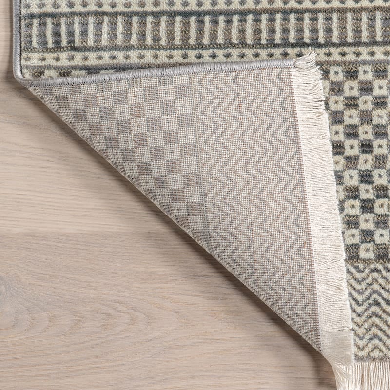 Nuloom Lavender Geometric Fringe Area Rug